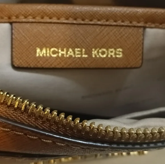 Michael Kors Crossbody - Picture 6 of 13